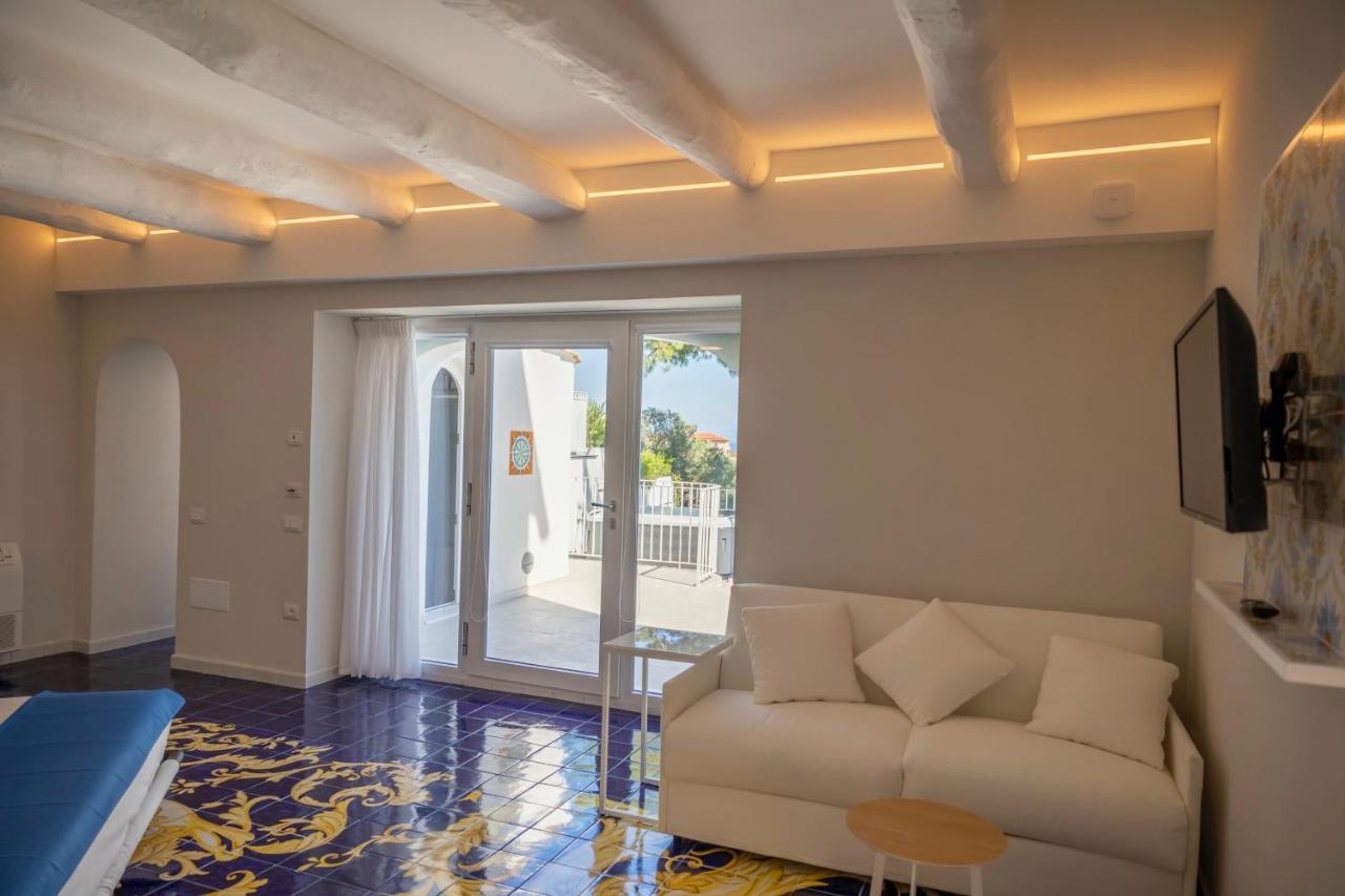 Decori Suites Amalfi Coast - Free Parking Vietri Exterior foto
