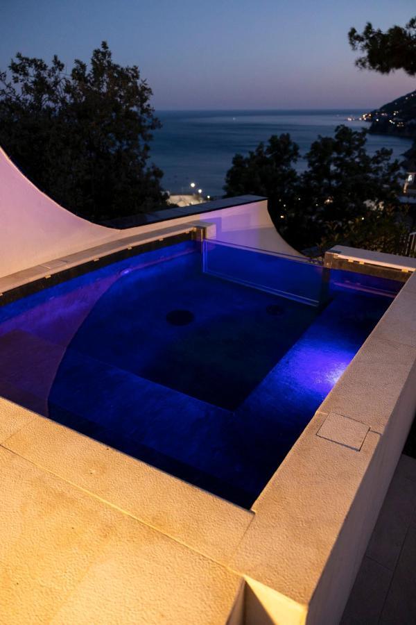Decori Suites Amalfi Coast - Free Parking Vietri Exterior foto